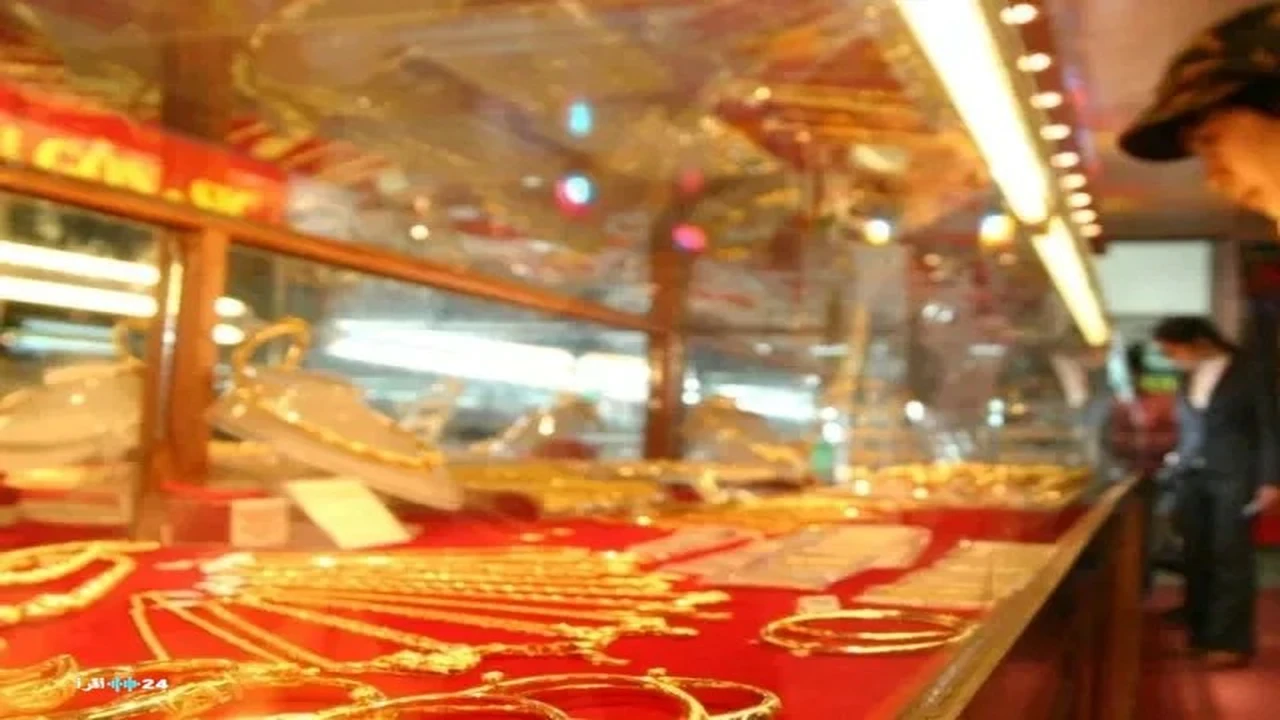 قفزة في سعر الذهب بقيمة 3 ملايين دونغ للأونصة في الأسواق العالمية